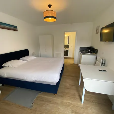 De De Fresne Pensionat Saint-Côme-de-Fresné