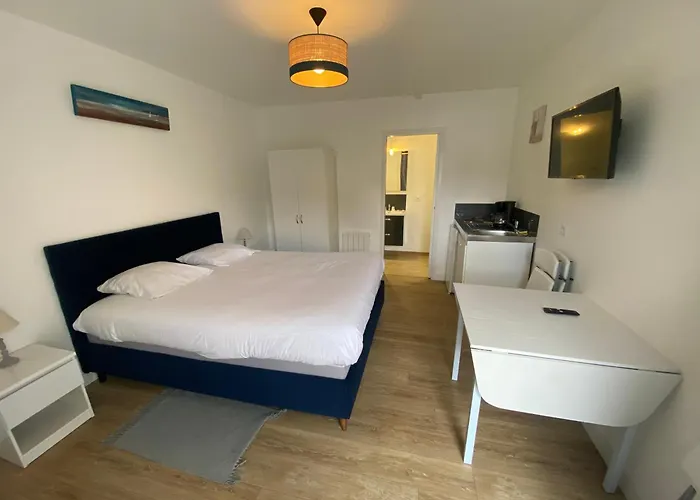 De De Fresné Pensión Saint-Côme-de-Fresné